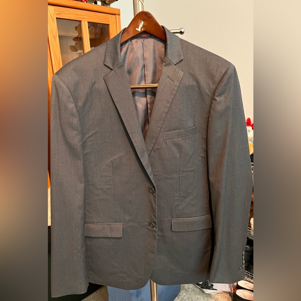 Men's Gray GIORGIO ARMAN
LECOLLEZIONI suit coat.